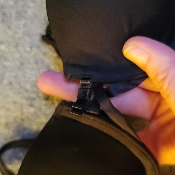 34 a la senza black satin/spandex bra with lace detailing - Picture 4 of 4